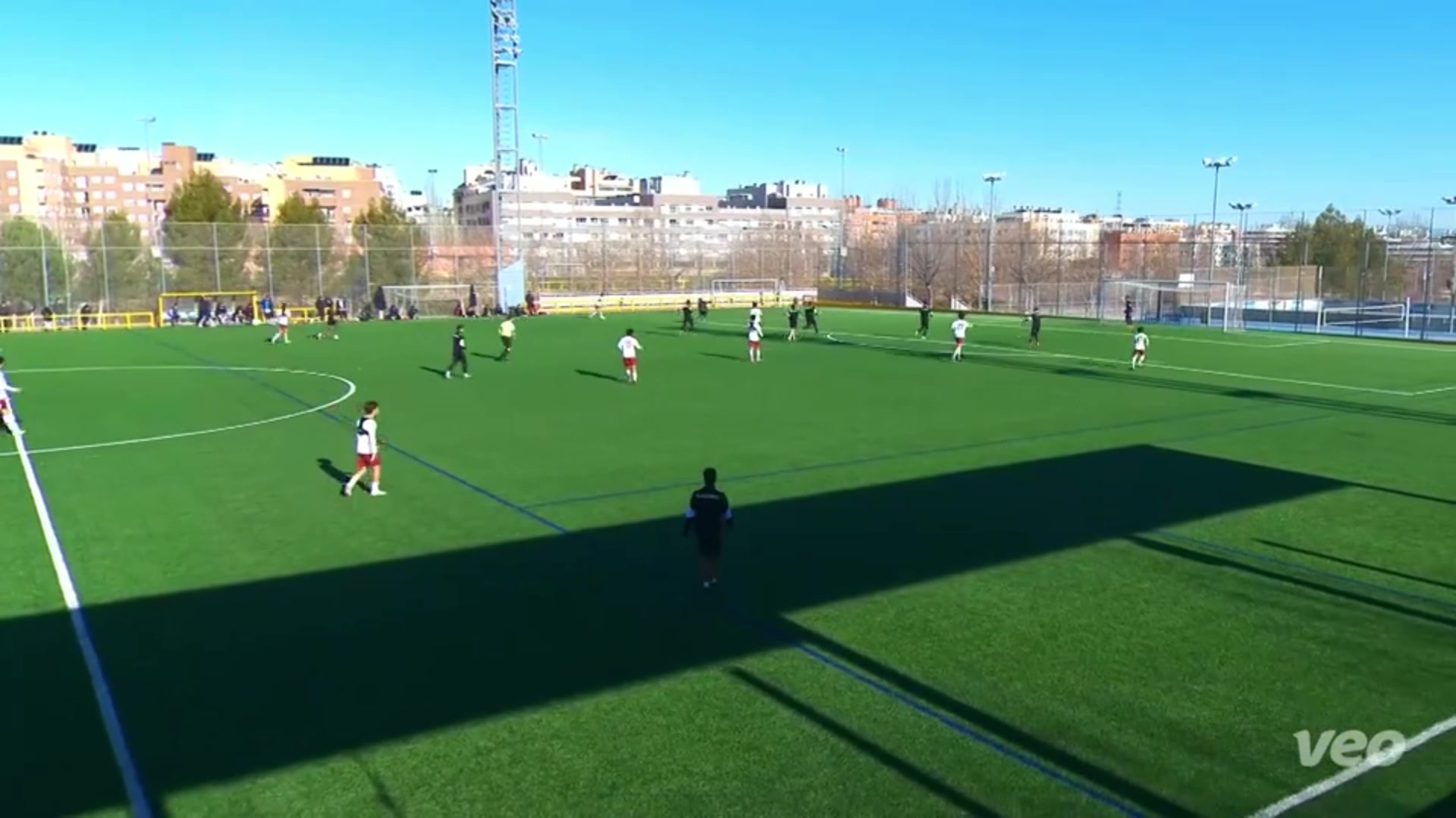 北京足协称郭嘉璇倒地5分钟后便救治,哥哥称直升机40-80分钟才到