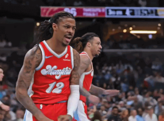 ?这枪简直毫无违和感!莫兰特每次进三分后:??!